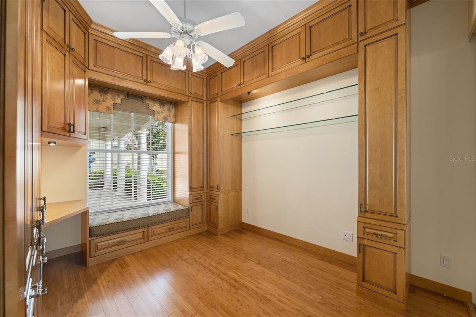 VILLAGEWALK - Residential