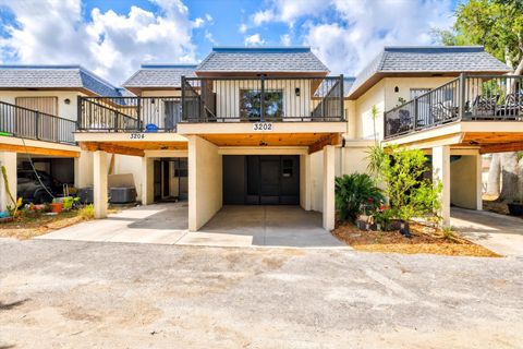 Photo of 3202 Ramblewood Drive N, Sarasota, FL 34237 (MLS # A4690385)