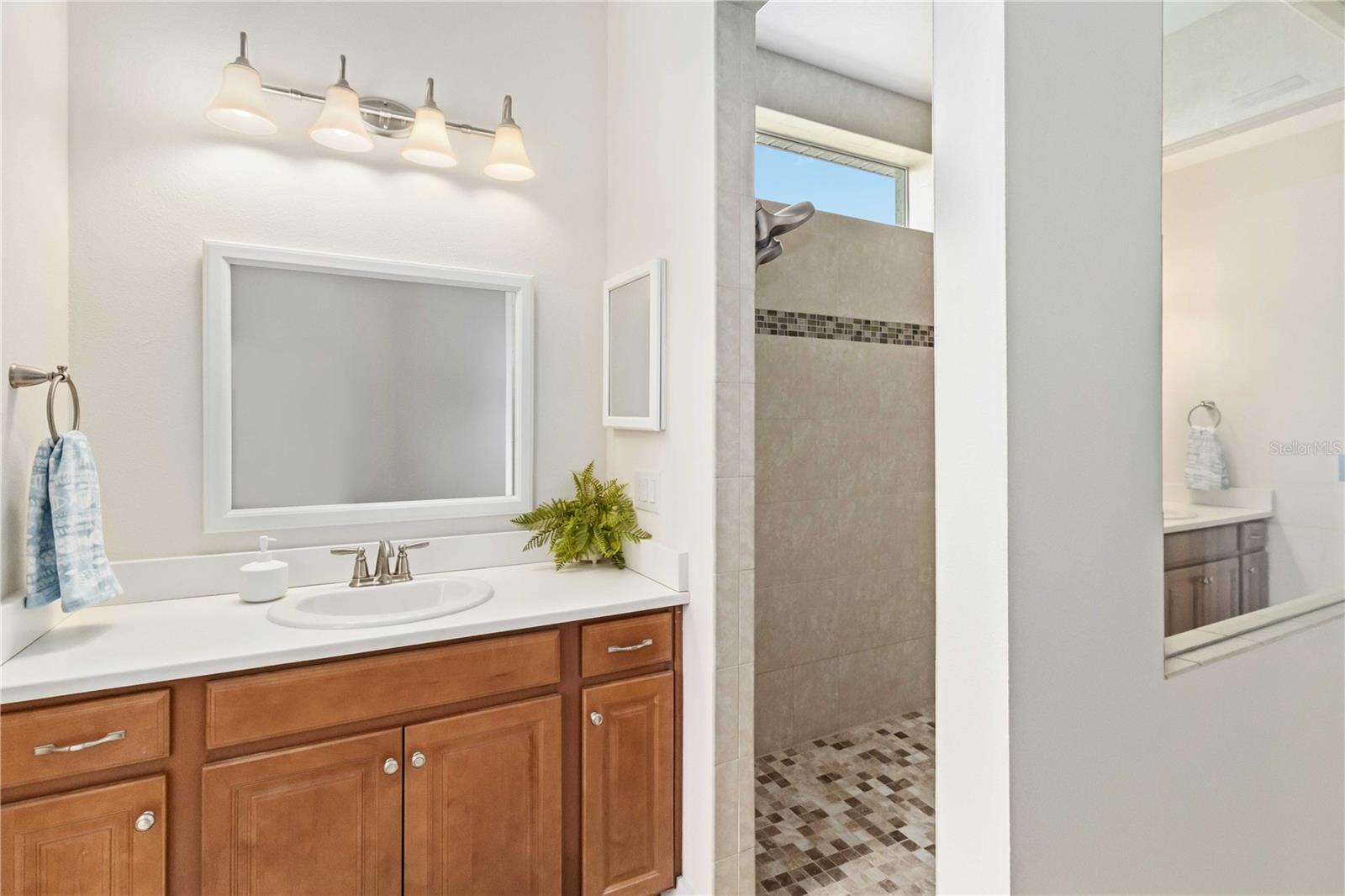 A RESUB OF A POR OF APOLLO - Residential