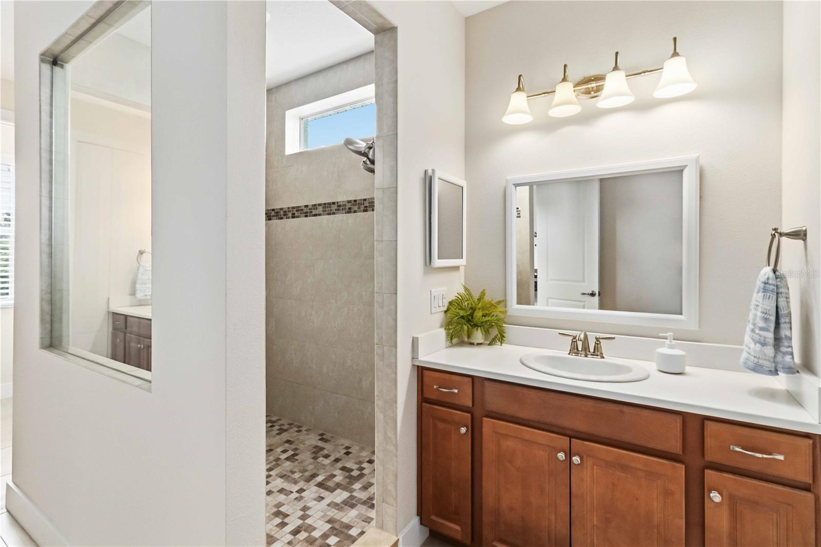 A RESUB OF A POR OF APOLLO - Residential