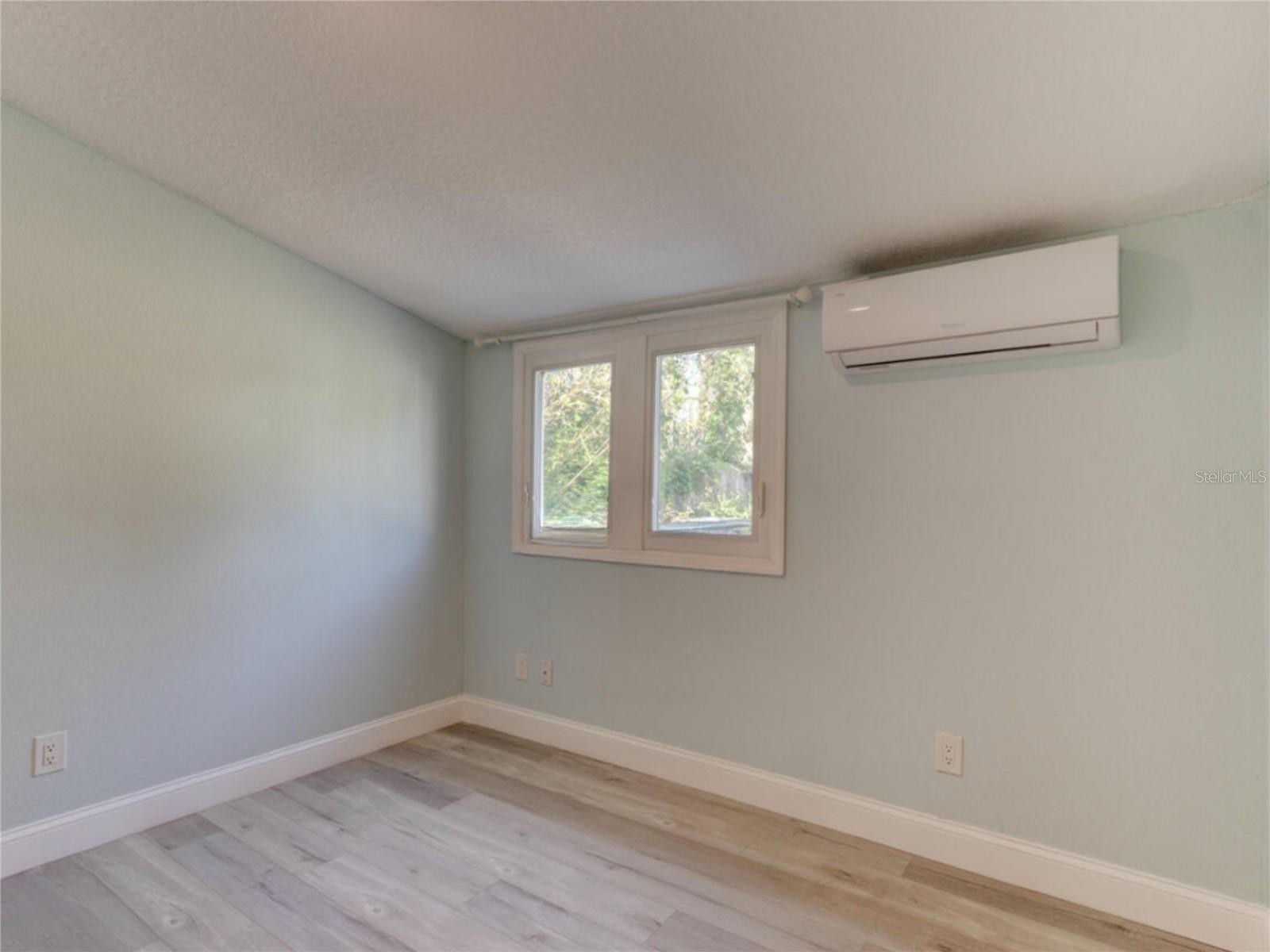 EAST DAYTONA - Residential