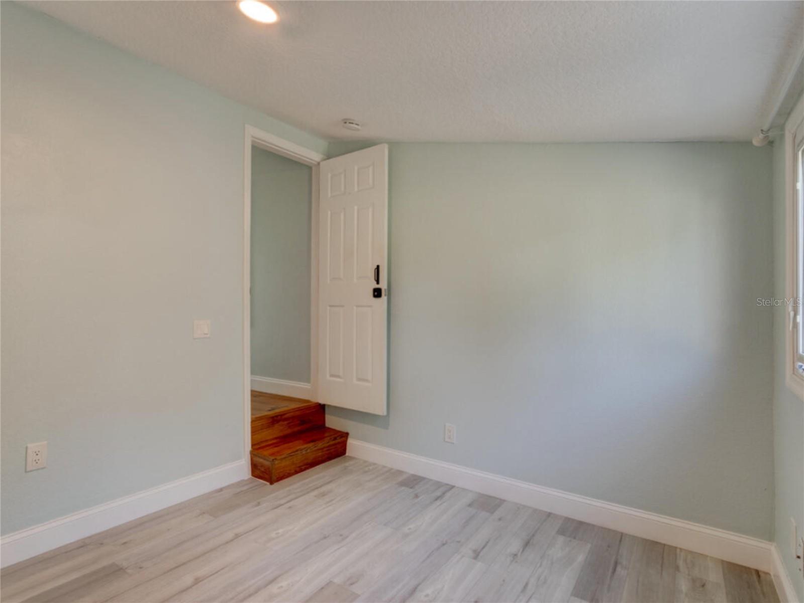 EAST DAYTONA - Residential