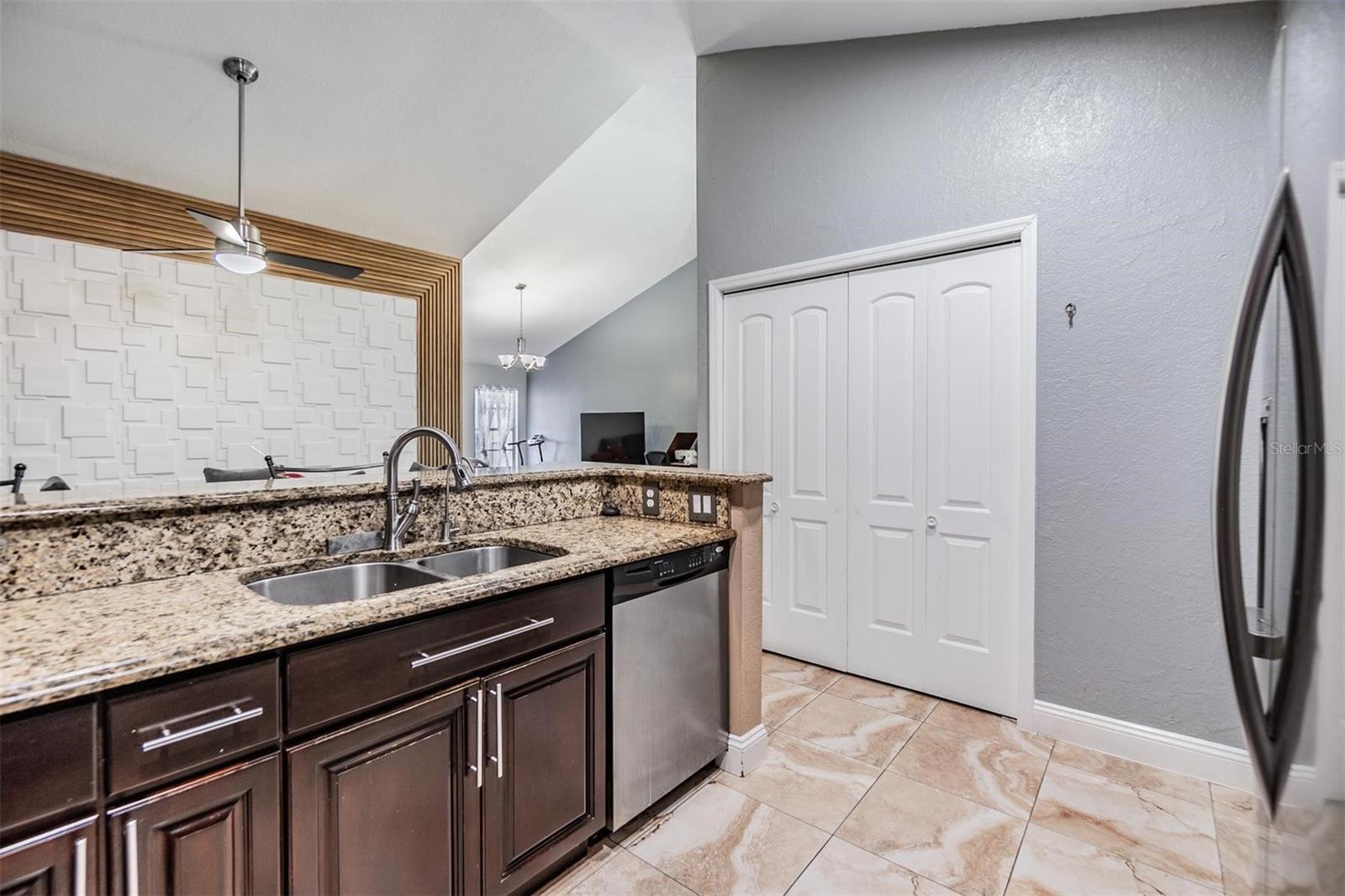 CEDAR CREEK AT COUNTRY RUN PHA - Residential