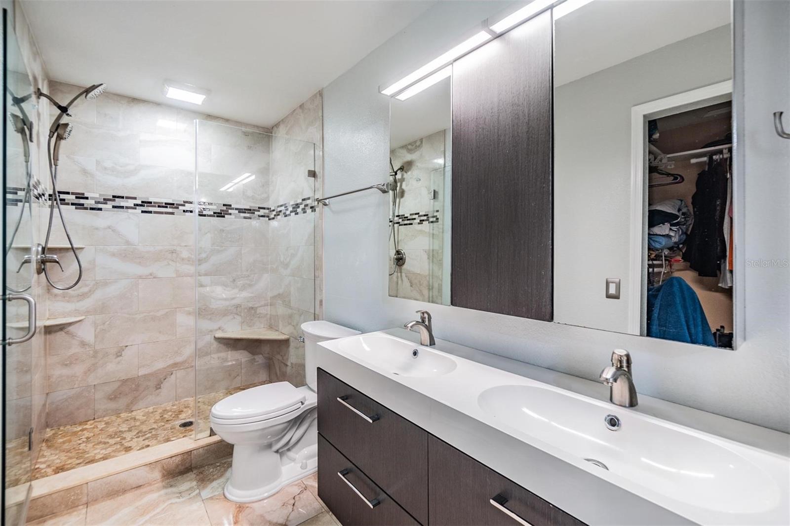 CEDAR CREEK AT COUNTRY RUN PHA - Residential