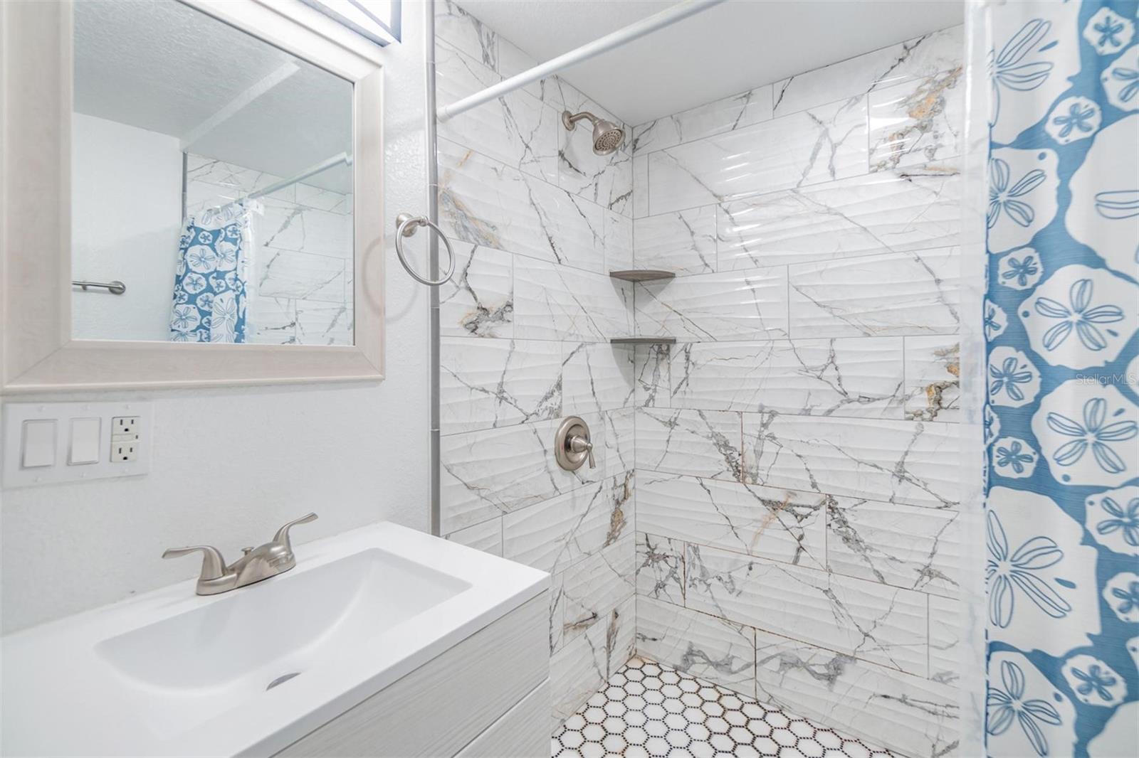 CEDAR CREEK AT COUNTRY RUN PHA - Residential