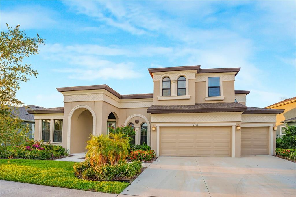 Photo of 7523 Paradiso Drive, Apollo Beach, FL 33572 (MLS # O6340932)