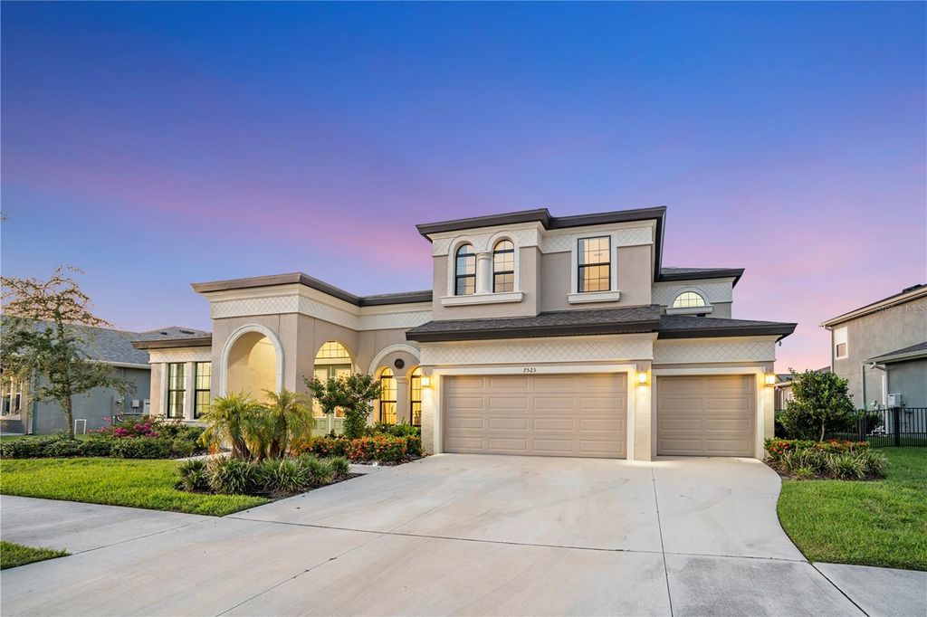 Photo of 7523 Paradiso Drive, Apollo Beach, FL 33572 (MLS # O6340932)