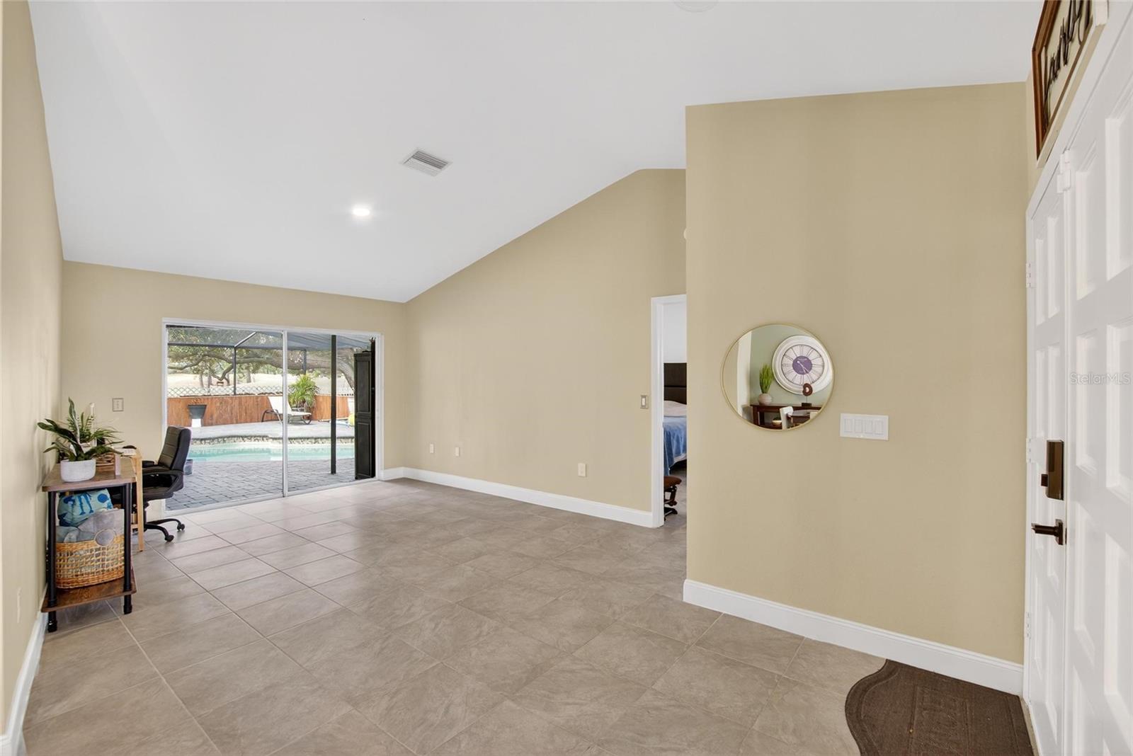 CLUBHOUSE ESTATES AT SUMMERFIE - Residential