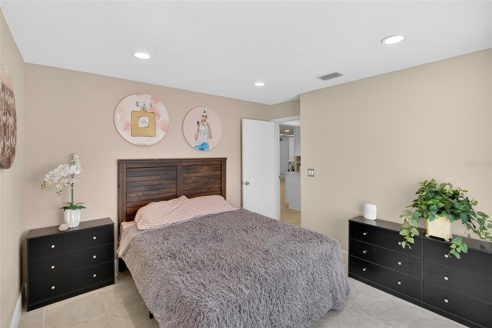 CLUBHOUSE ESTATES AT SUMMERFIE - Residential