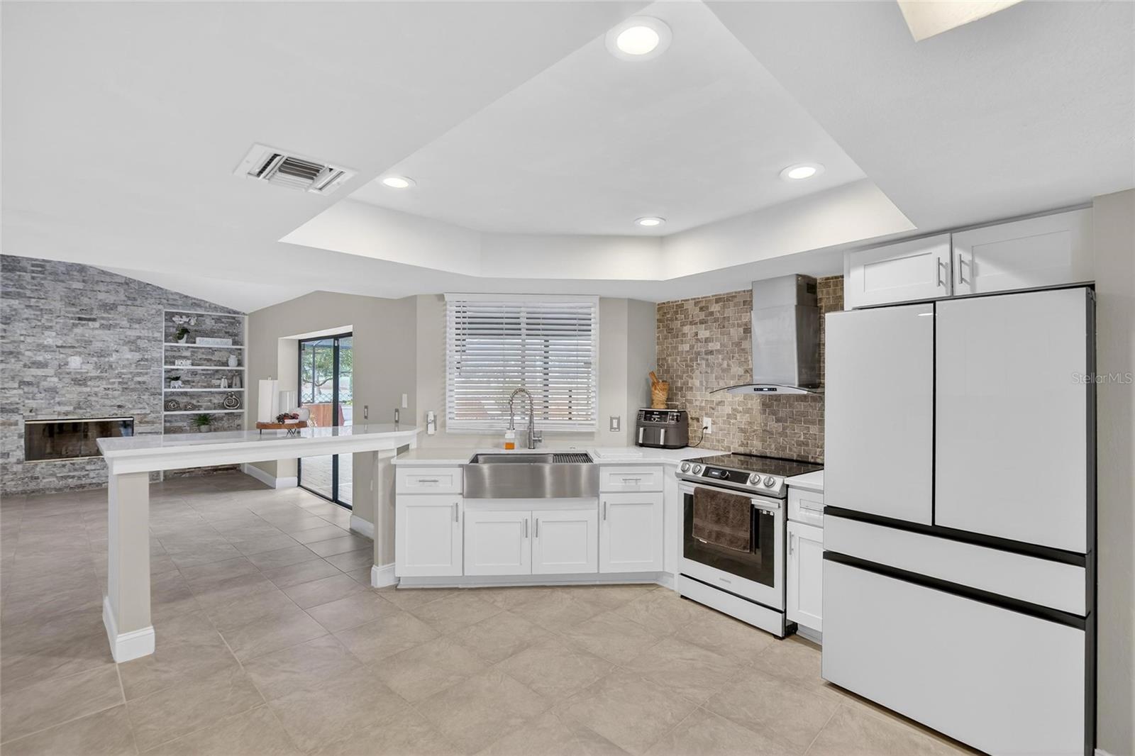 CLUBHOUSE ESTATES AT SUMMERFIE - Residential