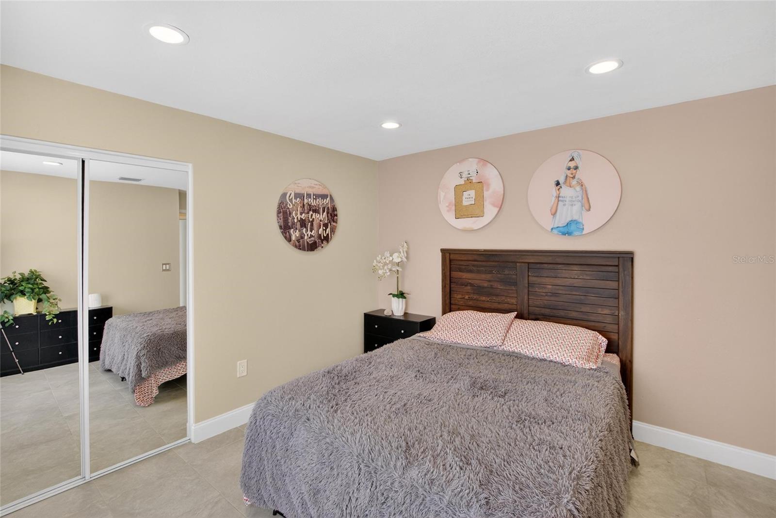 CLUBHOUSE ESTATES AT SUMMERFIE - Residential