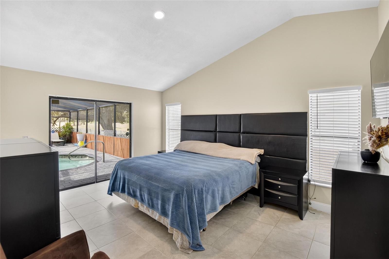 CLUBHOUSE ESTATES AT SUMMERFIE - Residential