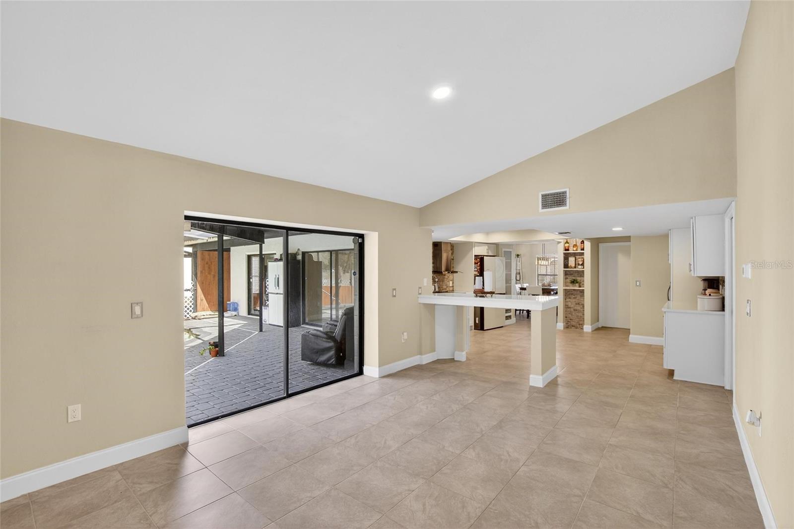 CLUBHOUSE ESTATES AT SUMMERFIE - Residential