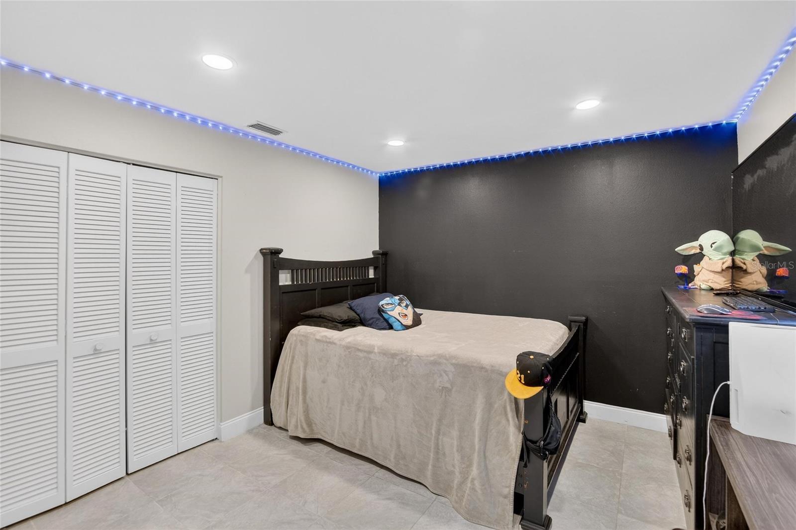 CLUBHOUSE ESTATES AT SUMMERFIE - Residential