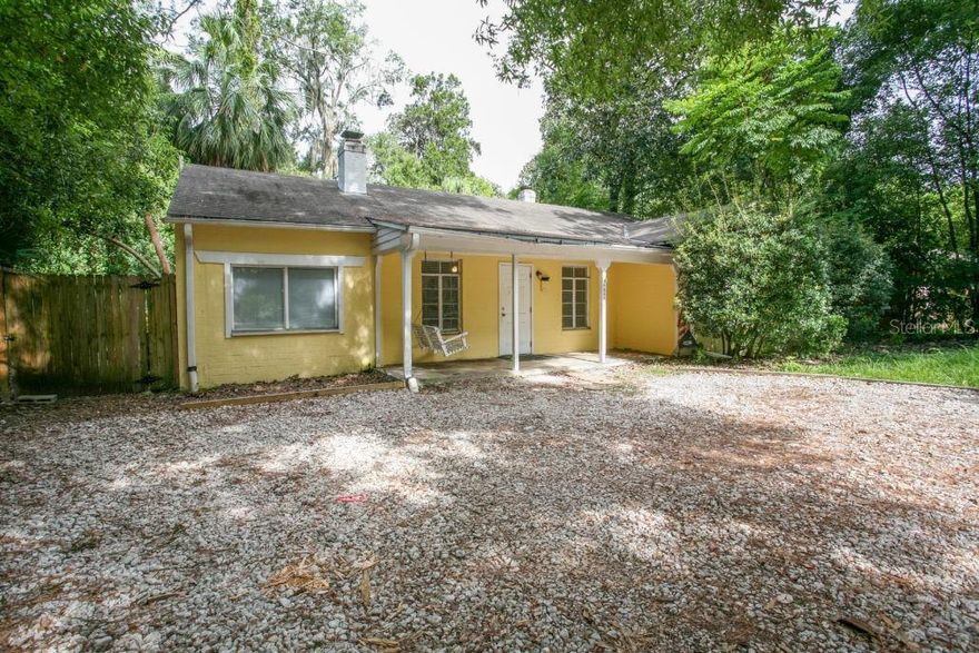 4 bed/2 bath home walking distance to UF