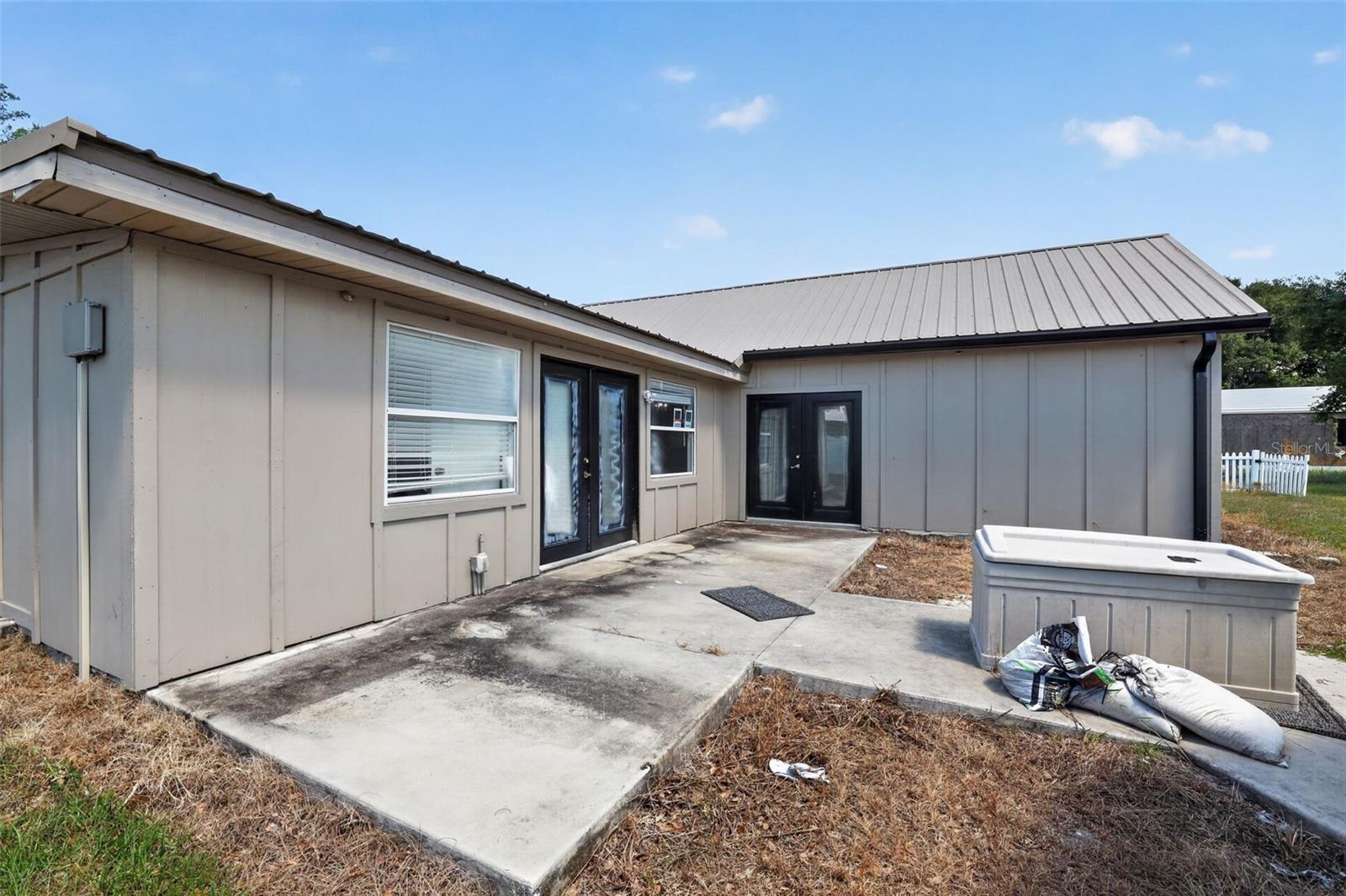 ZEPHYRHILLS COLONY CO - Residential Lease