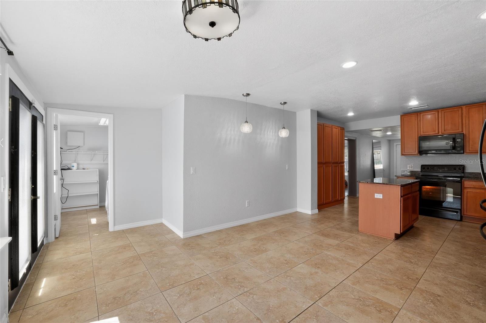 ZEPHYRHILLS COLONY CO - Residential Lease