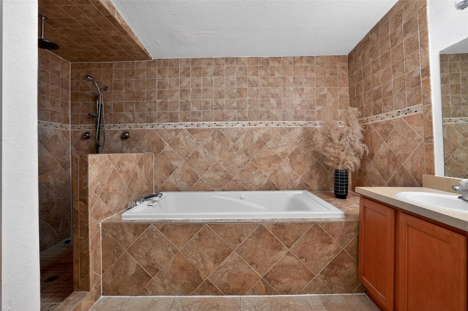 ZEPHYRHILLS COLONY CO - Residential Lease