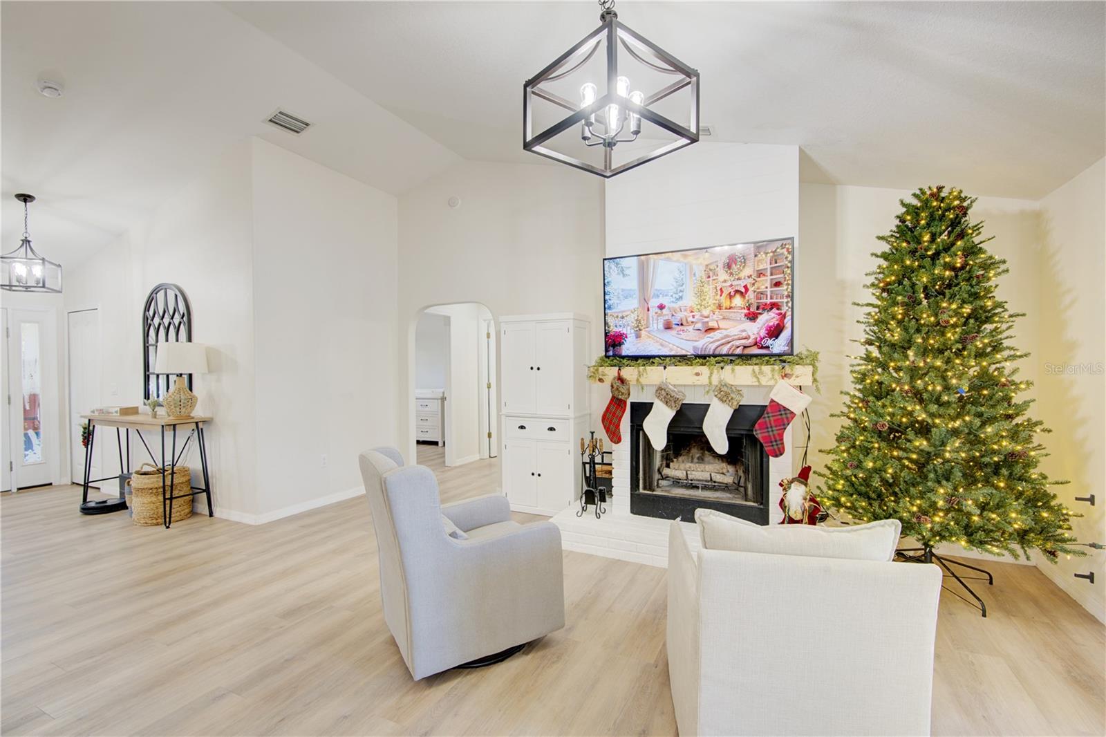 WOODSOND COVE - Residential