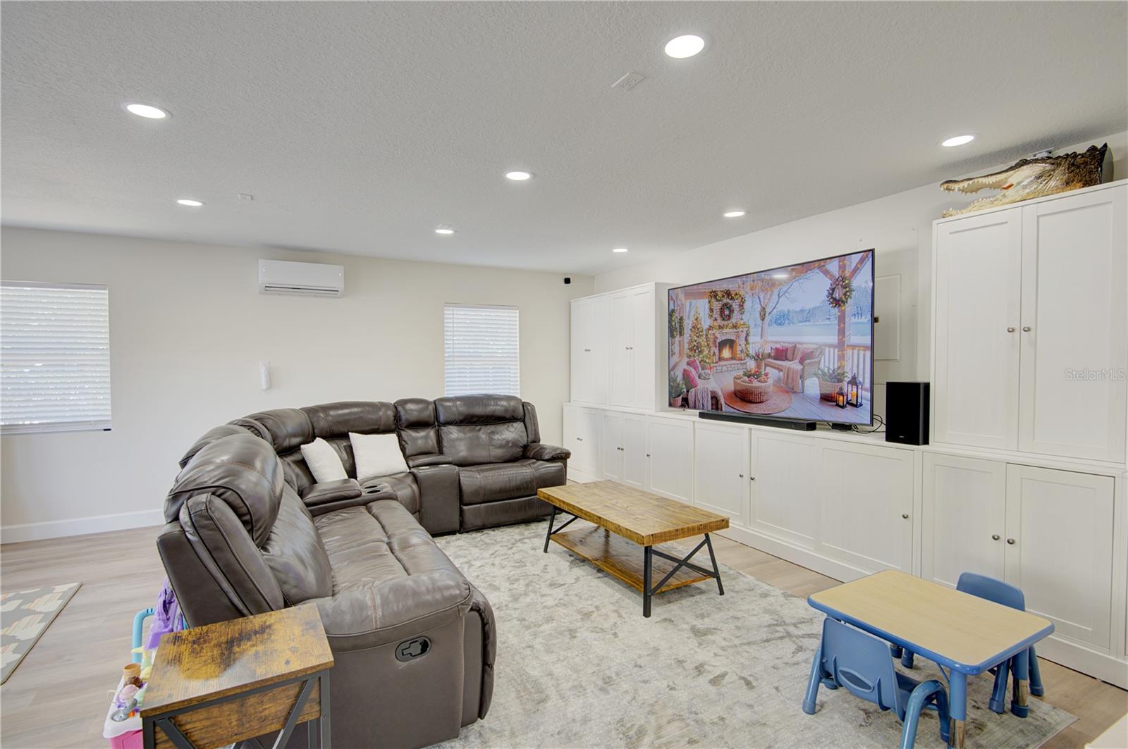 WOODSOND COVE - Residential