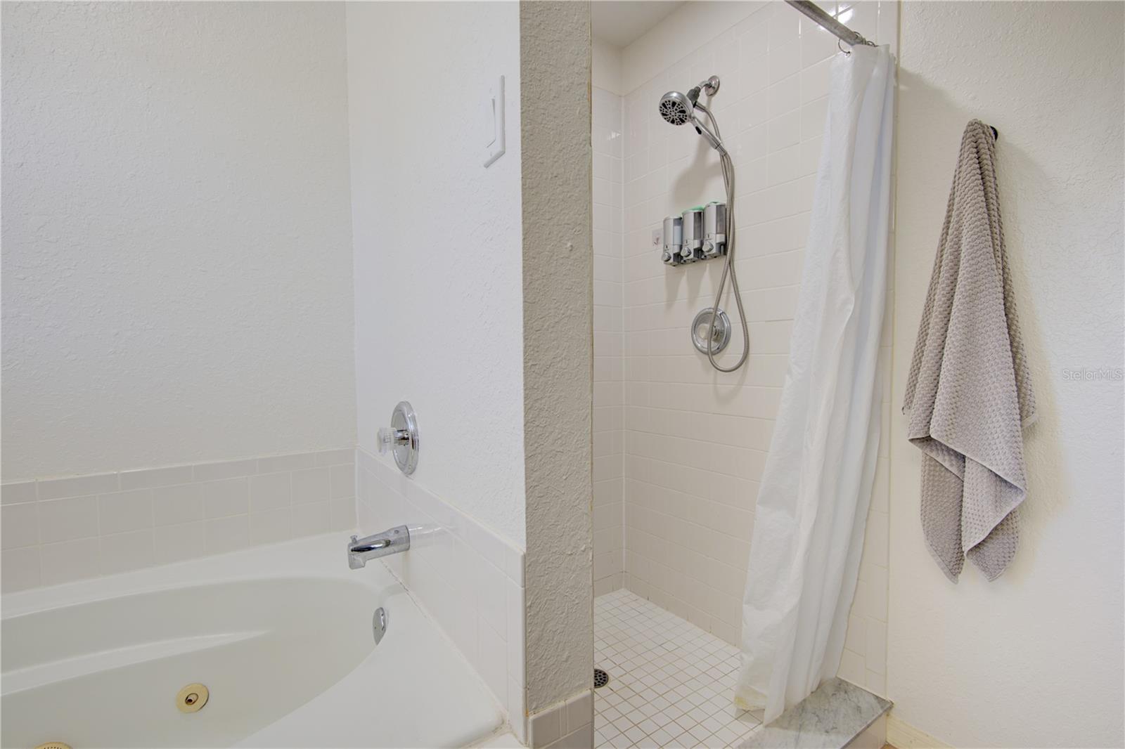 WOODSOND COVE - Residential