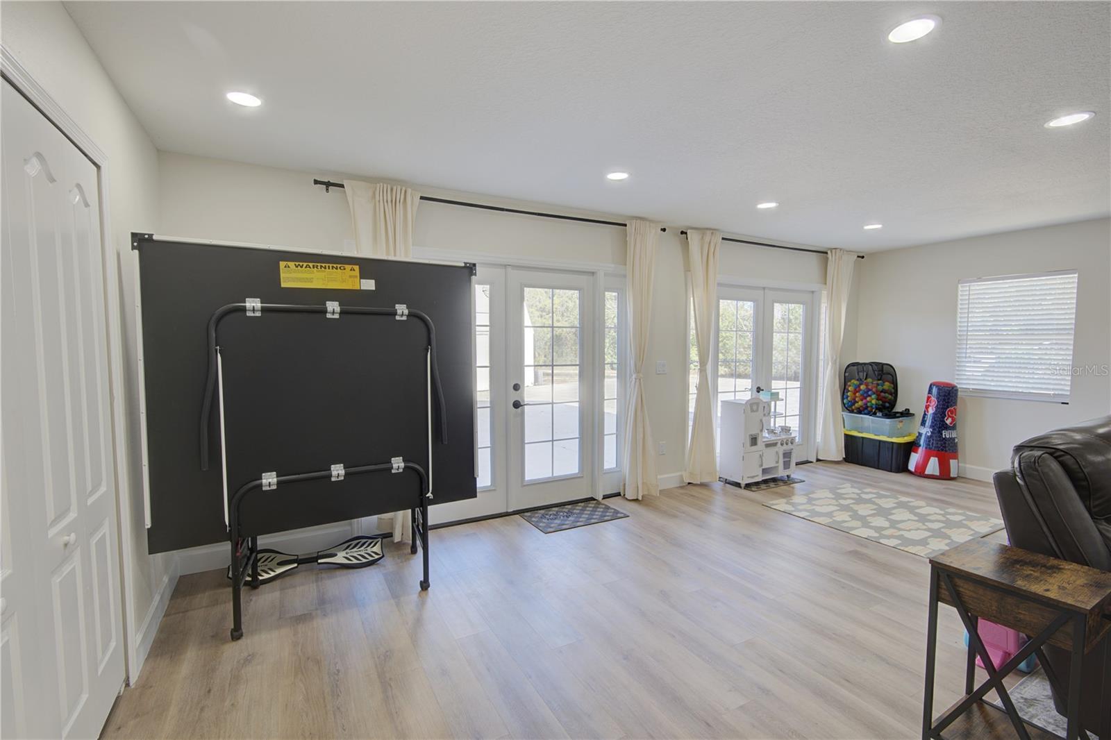 WOODSOND COVE - Residential