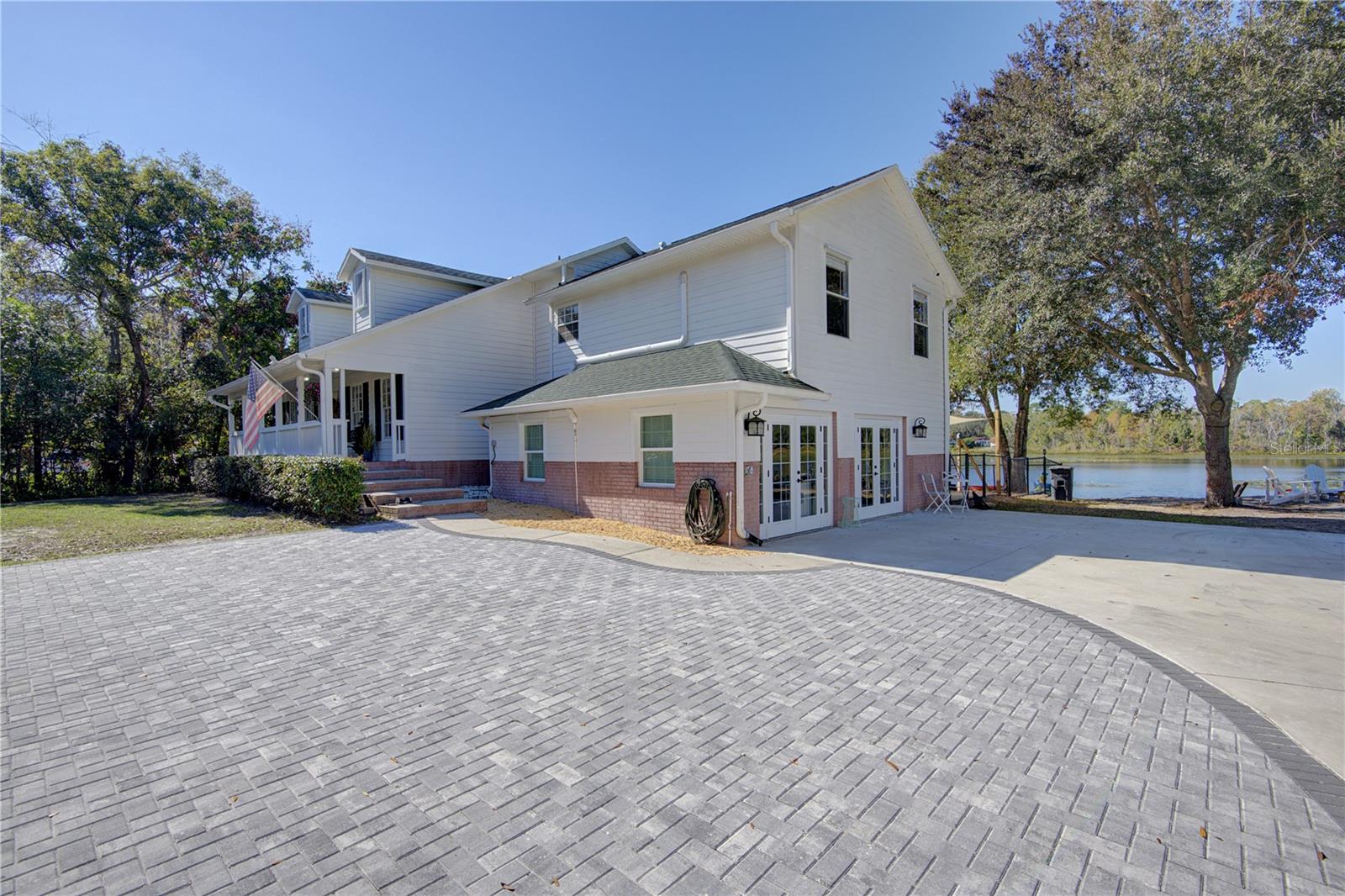 WOODSOND COVE - Residential