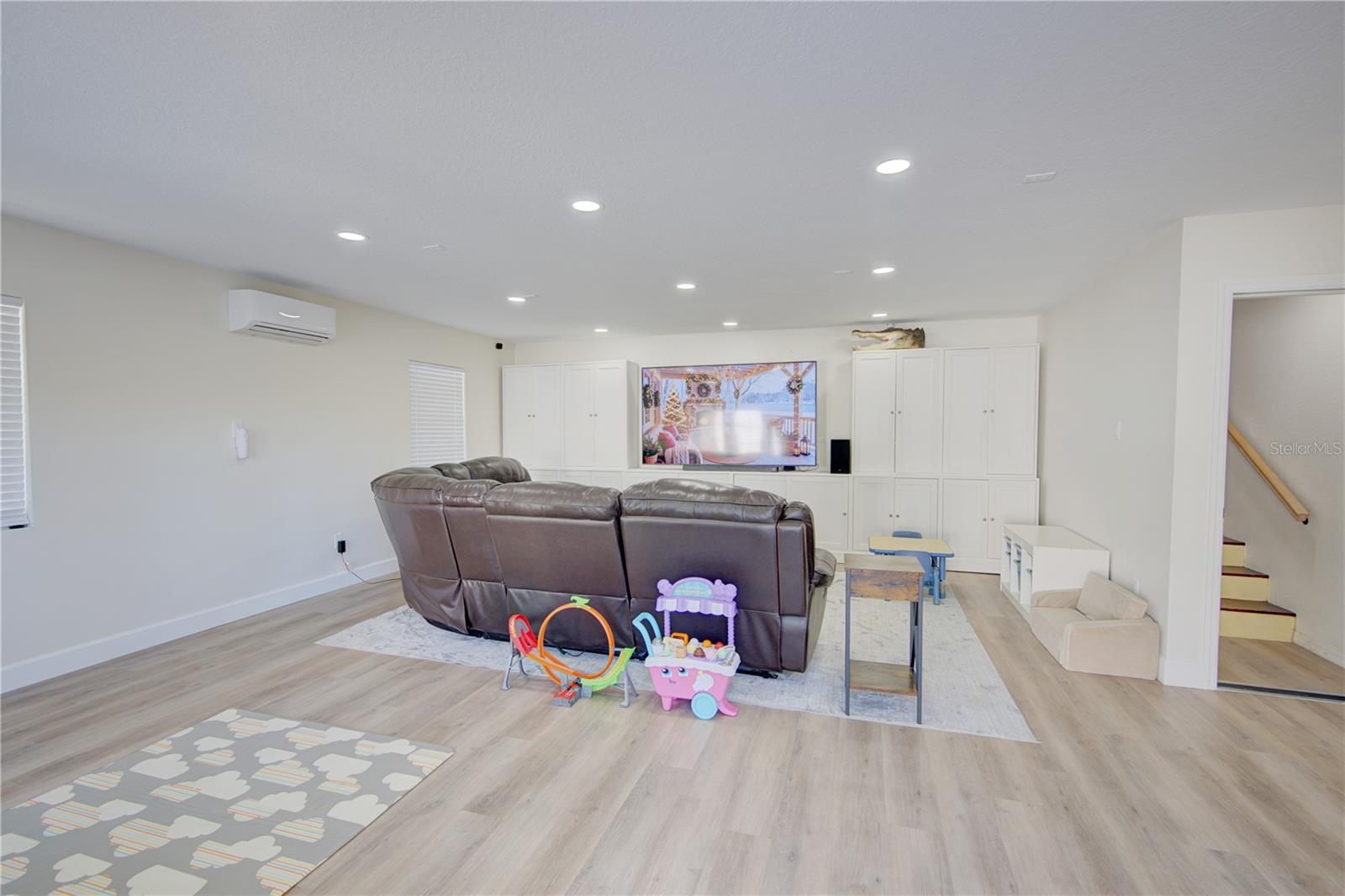 WOODSOND COVE - Residential