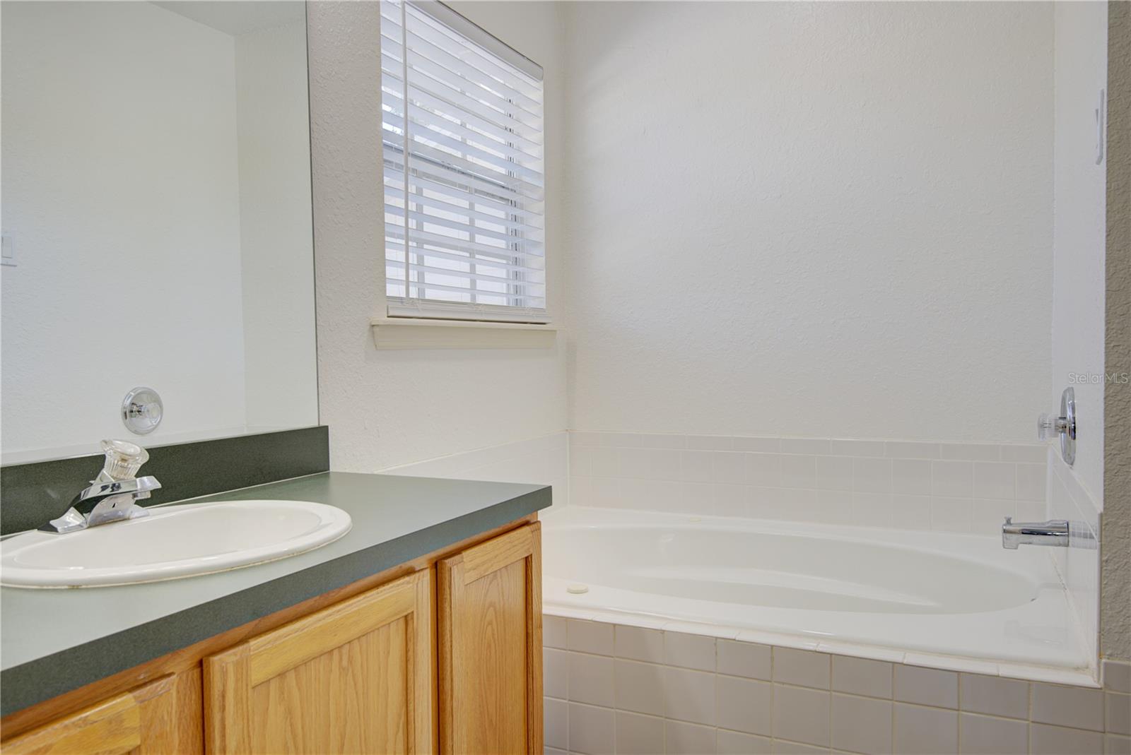 WOODSOND COVE - Residential