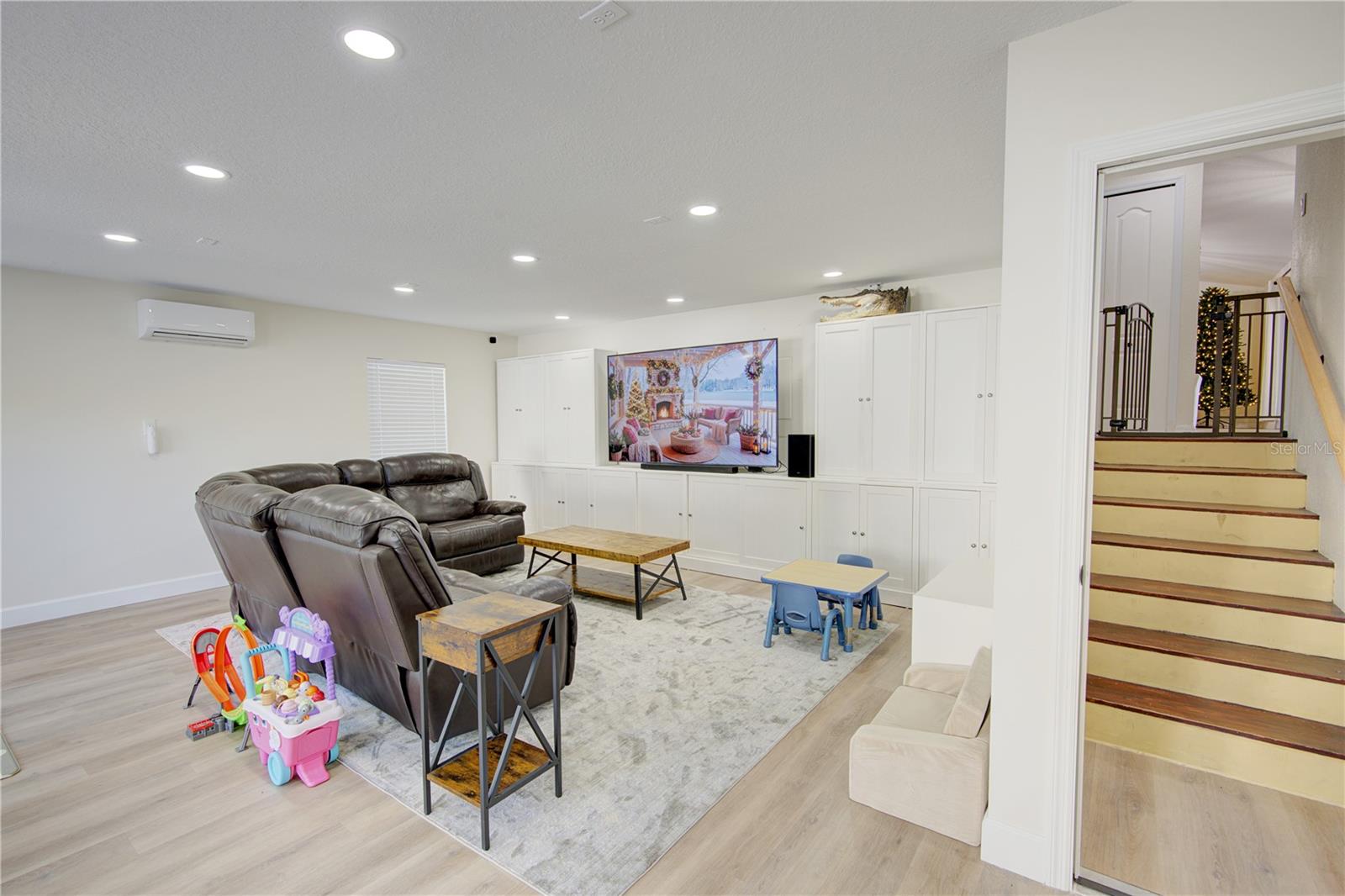 WOODSOND COVE - Residential