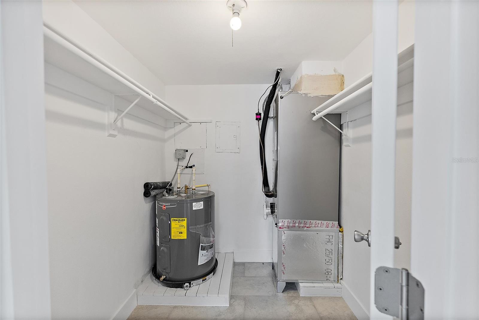 OUTRIGGER THE CONDO - Residential