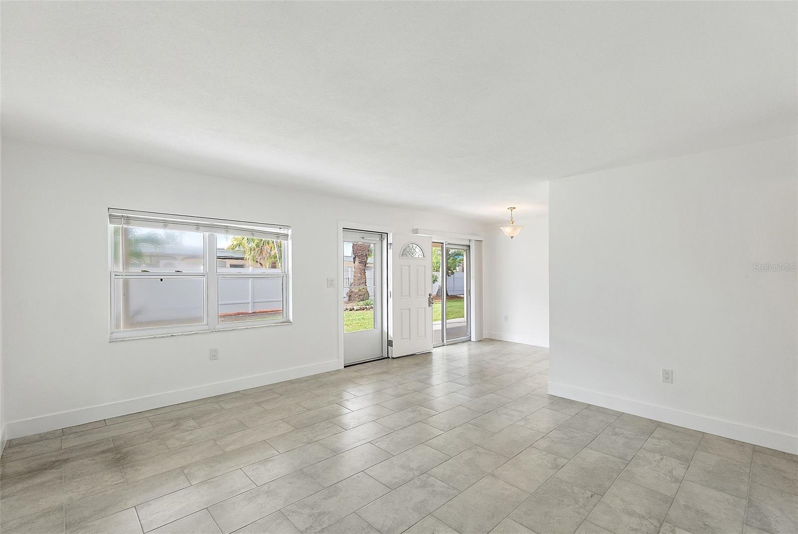 OUTRIGGER THE CONDO - Residential