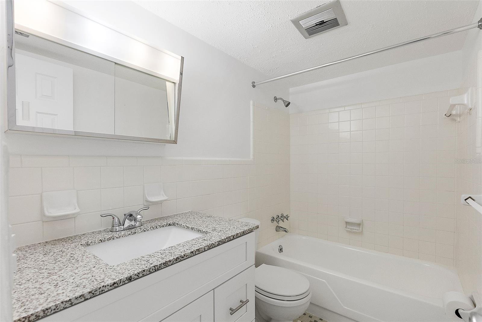 OUTRIGGER THE CONDO - Residential