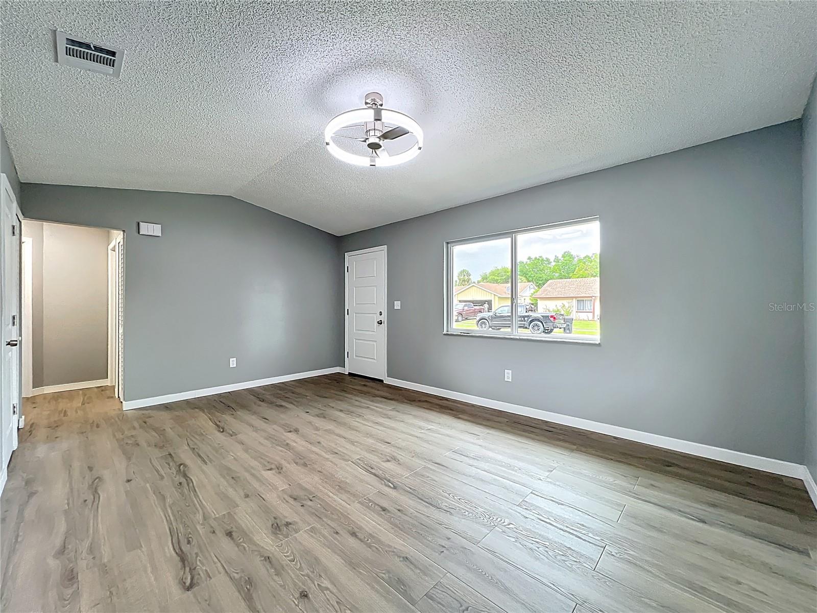 RIVERSIDE COVE - Residential