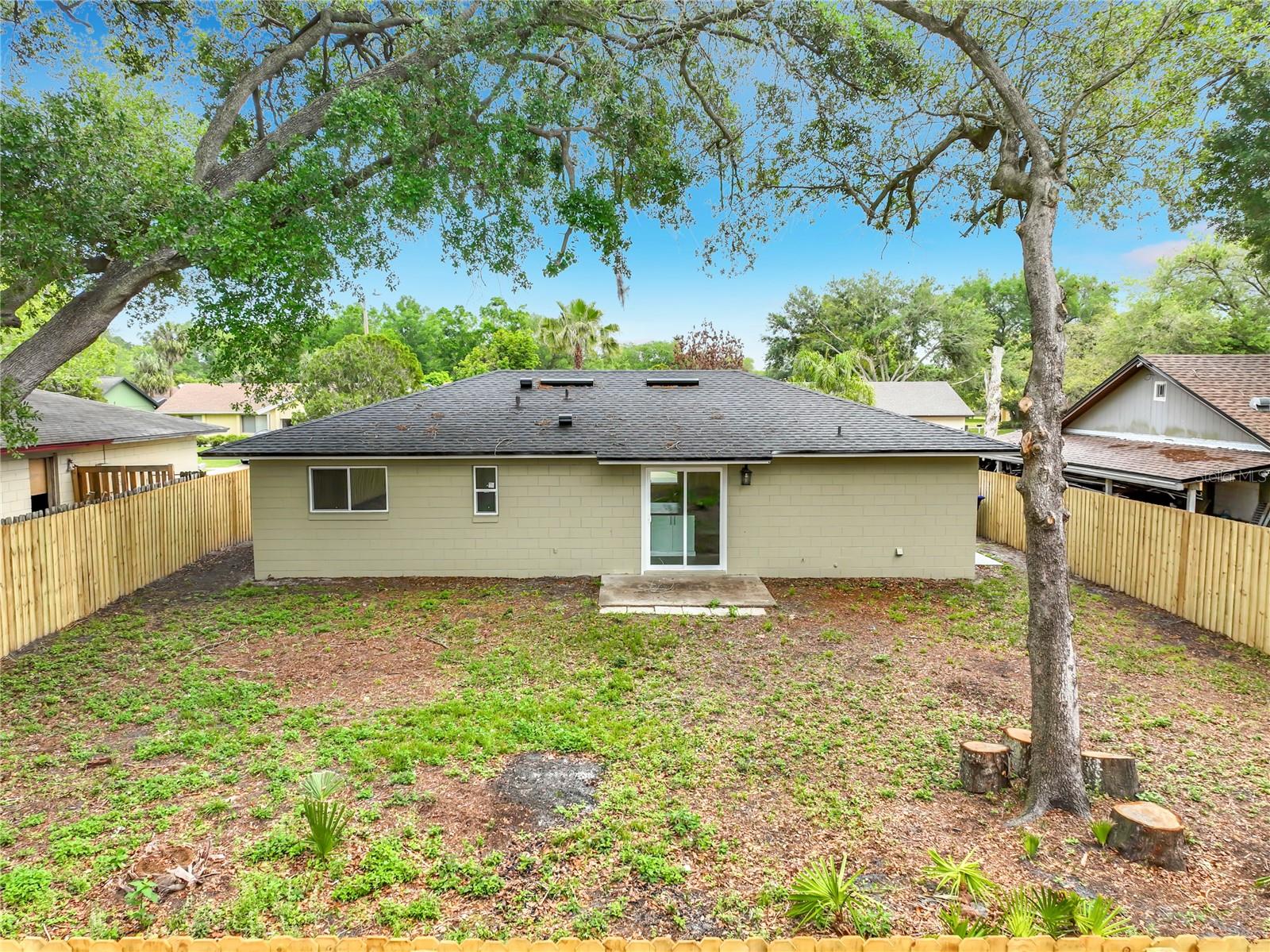 RIVERSIDE COVE - Residential