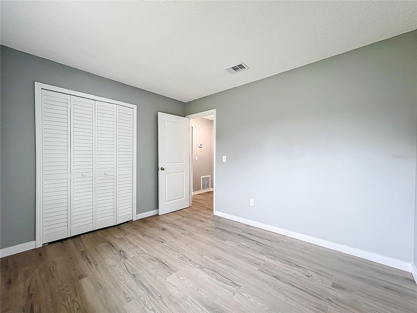 RIVERSIDE COVE - Residential