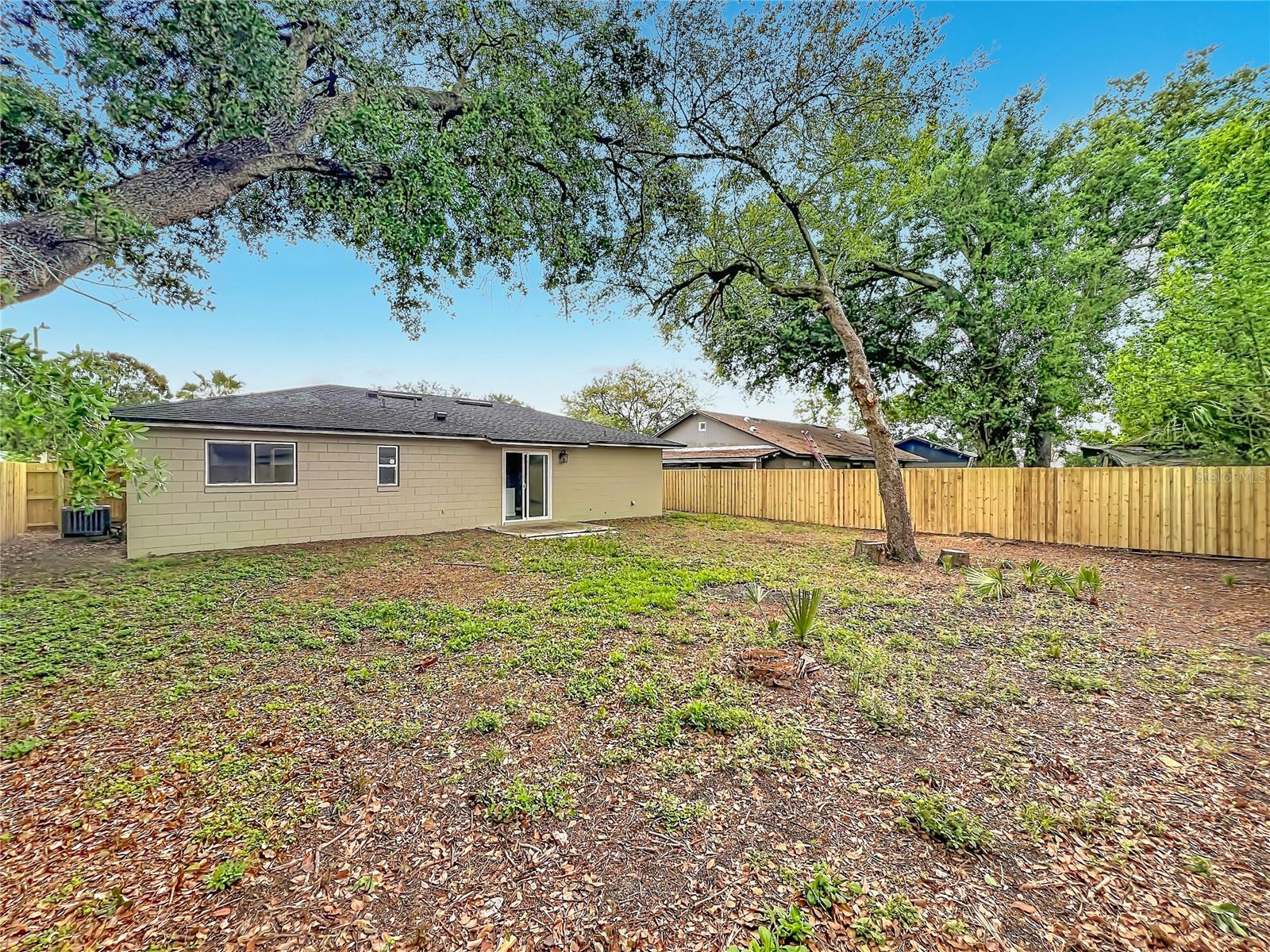 RIVERSIDE COVE - Residential