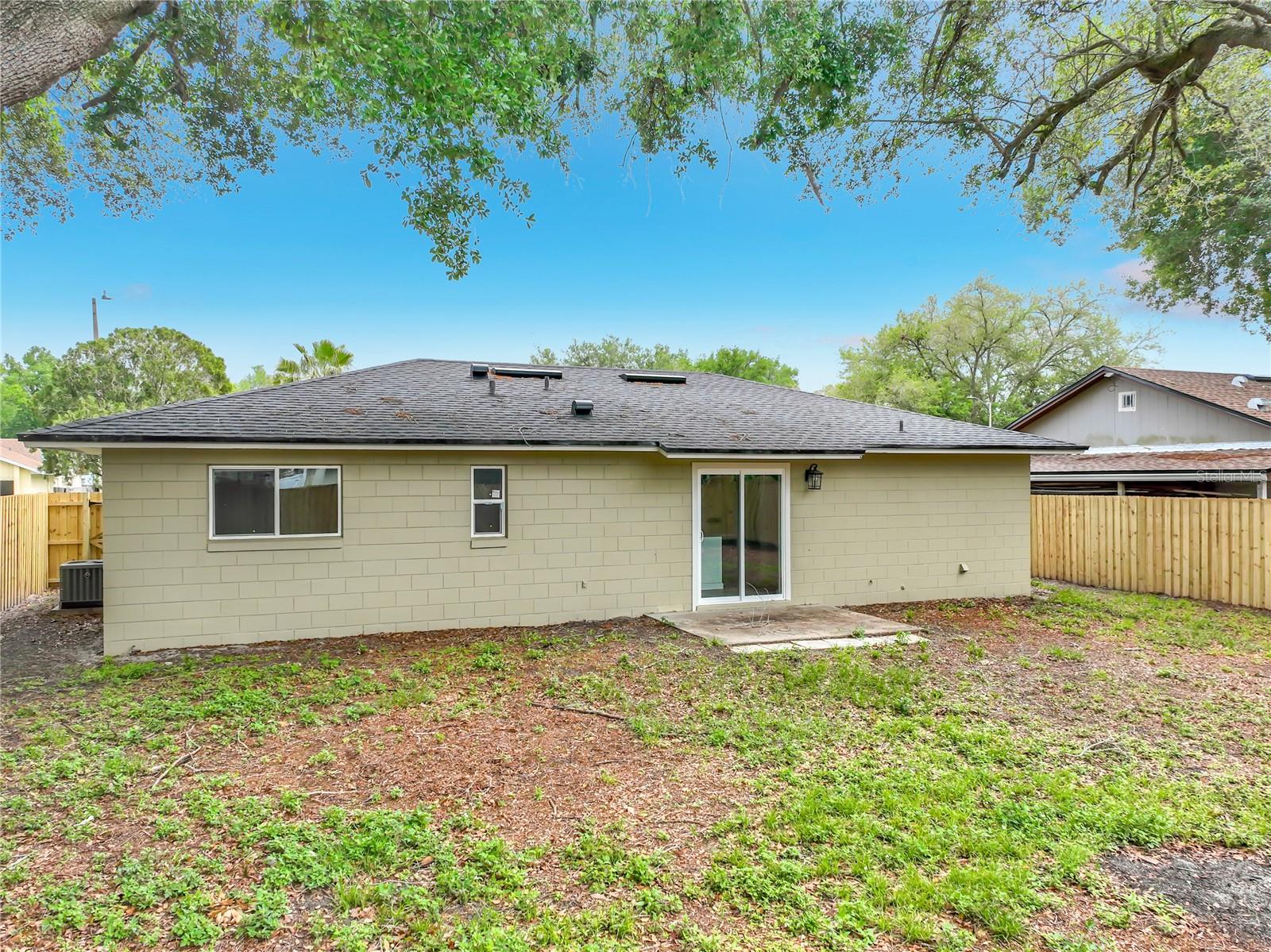 RIVERSIDE COVE - Residential