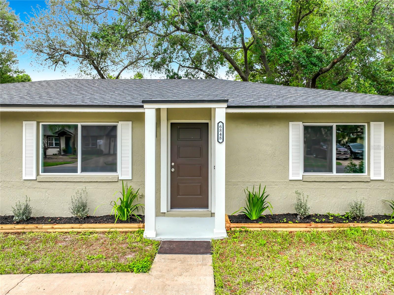 RIVERSIDE COVE - Residential