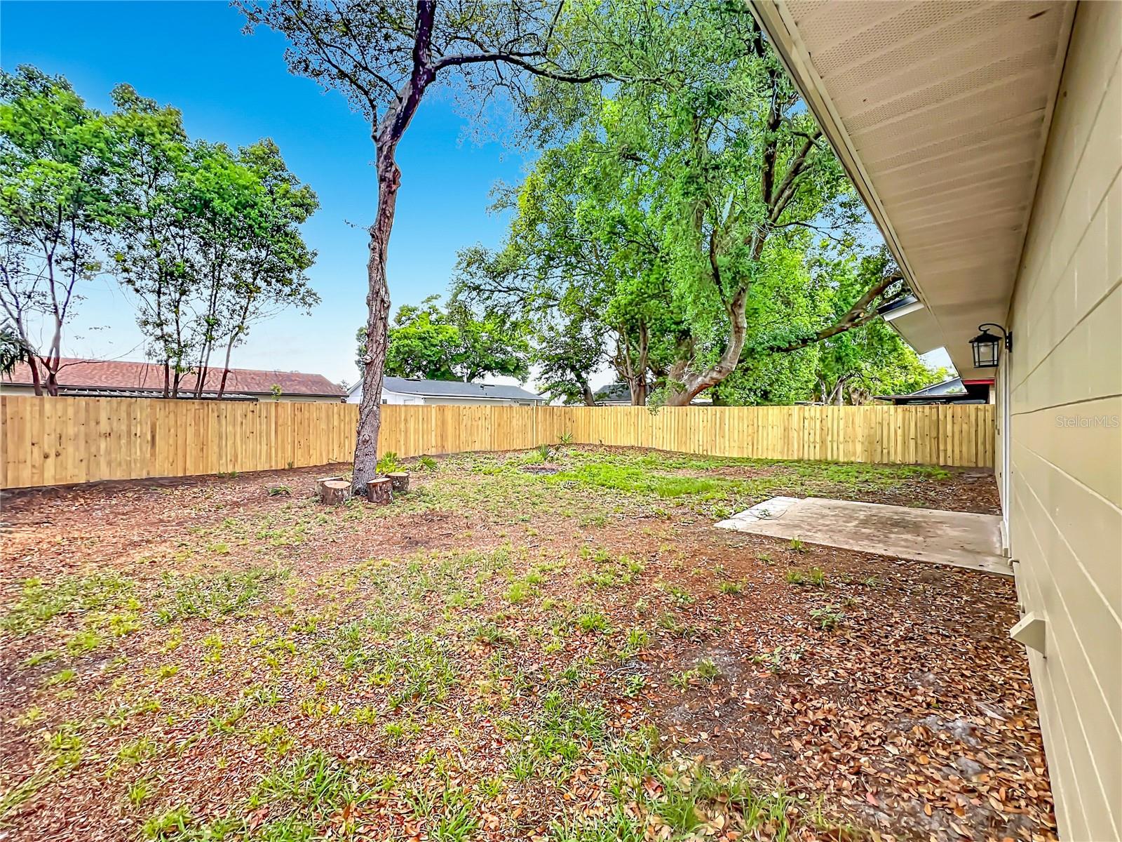 RIVERSIDE COVE - Residential