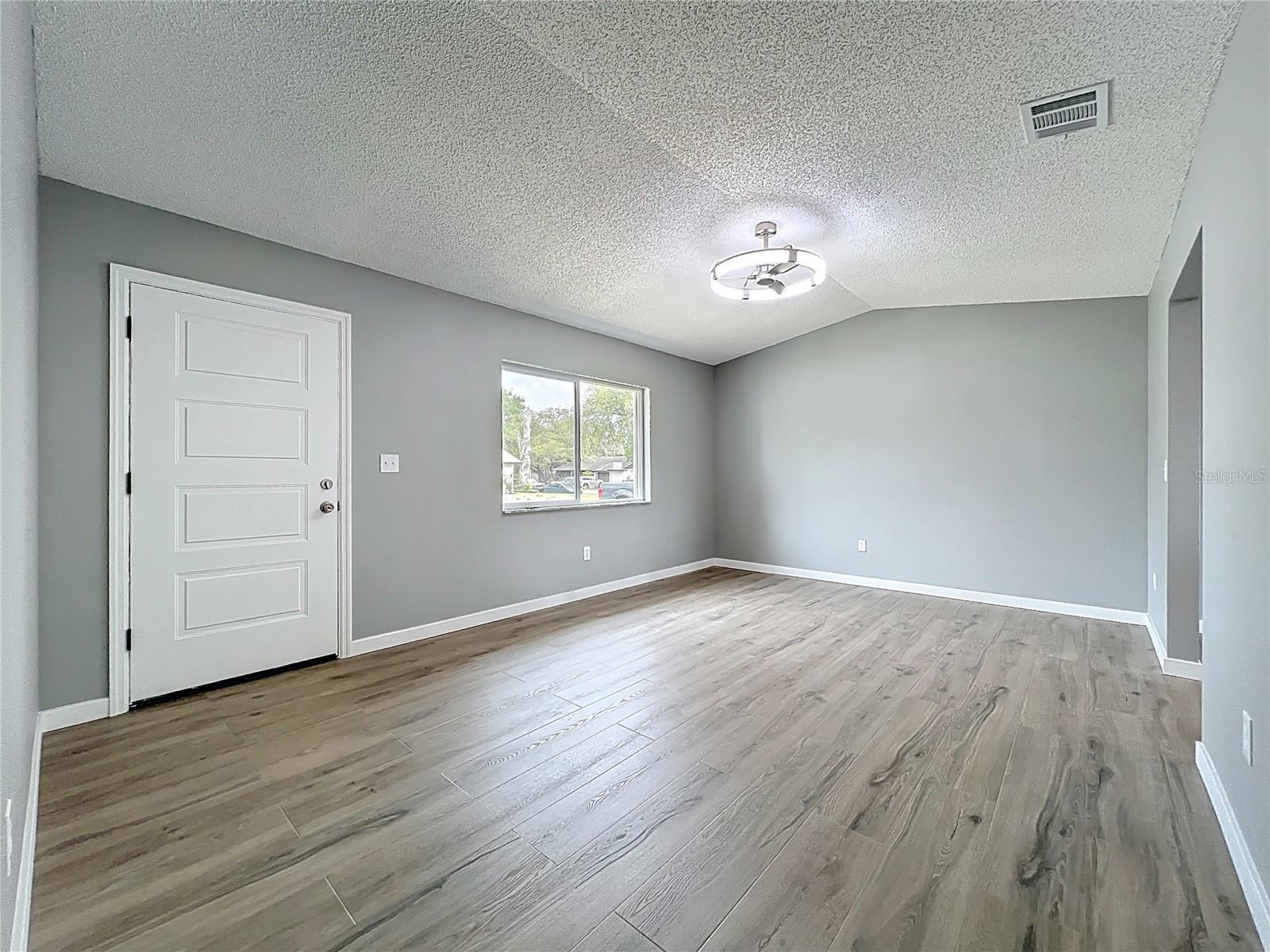 RIVERSIDE COVE - Residential