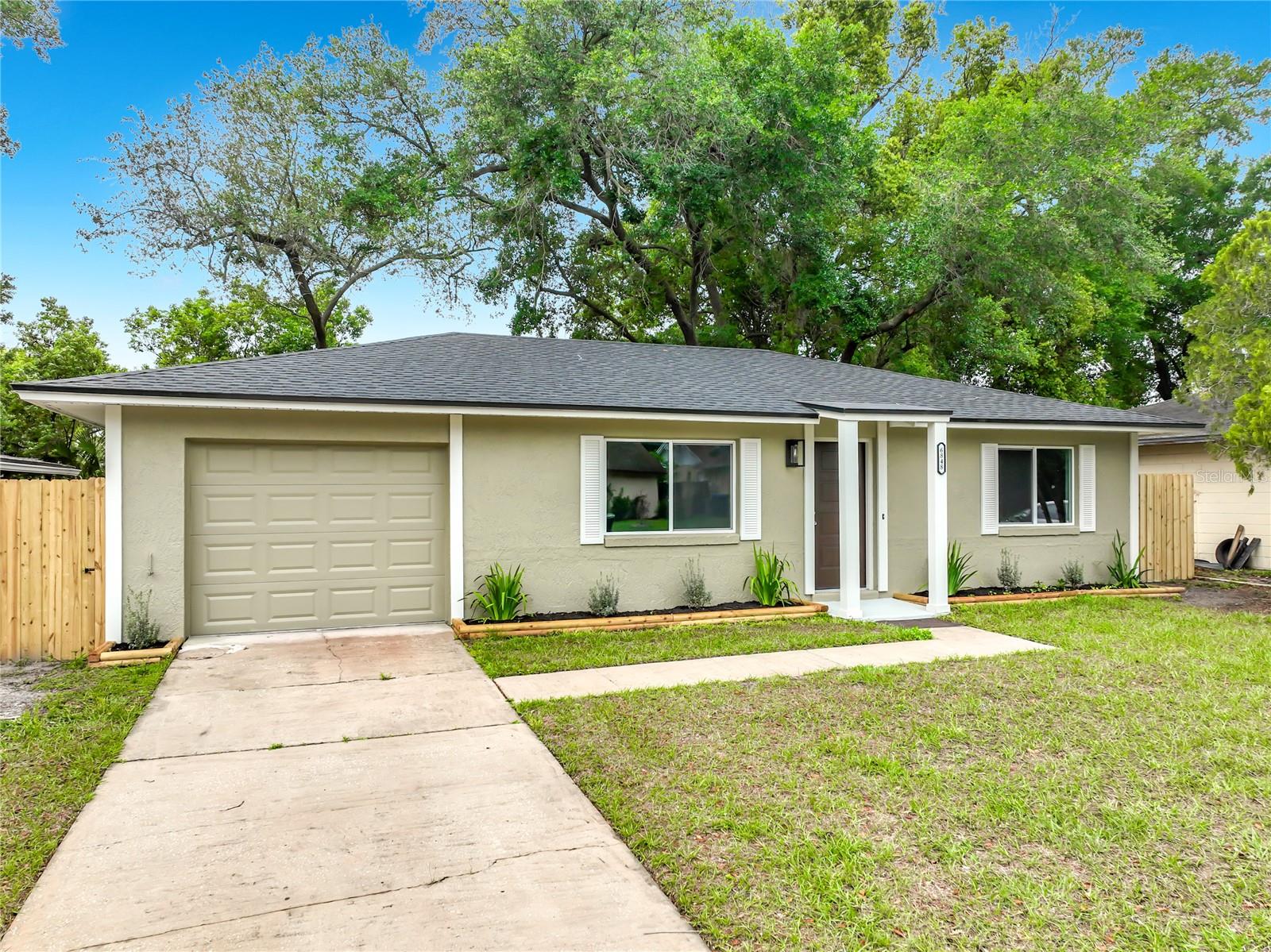 RIVERSIDE COVE - Residential