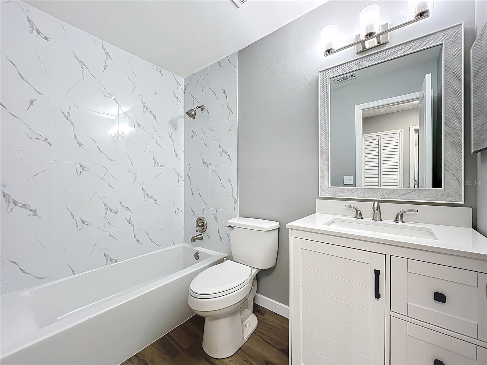 RIVERSIDE COVE - Residential