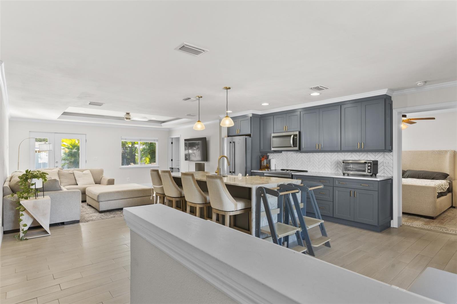 SNELL SHORES MANOR - Residential