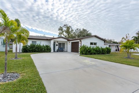 Photo of 420 42nd Avenue NE, St Petersburg, FL 33703 (MLS # TB8459871)