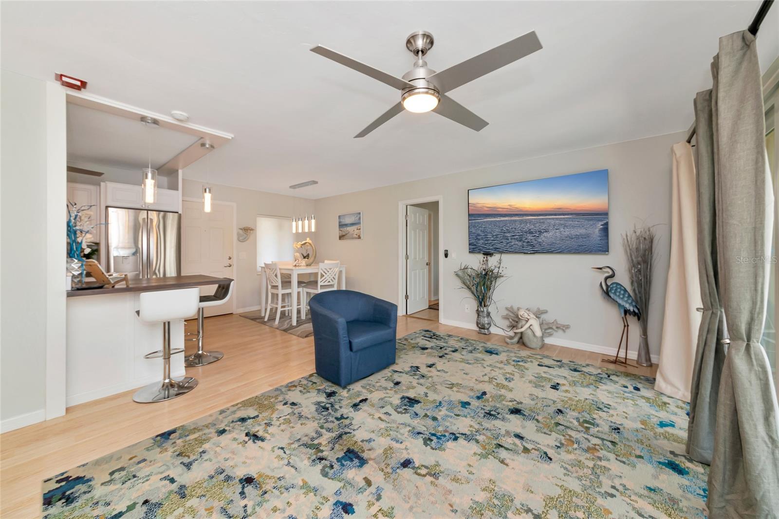 SUNLAND APTS - Residential