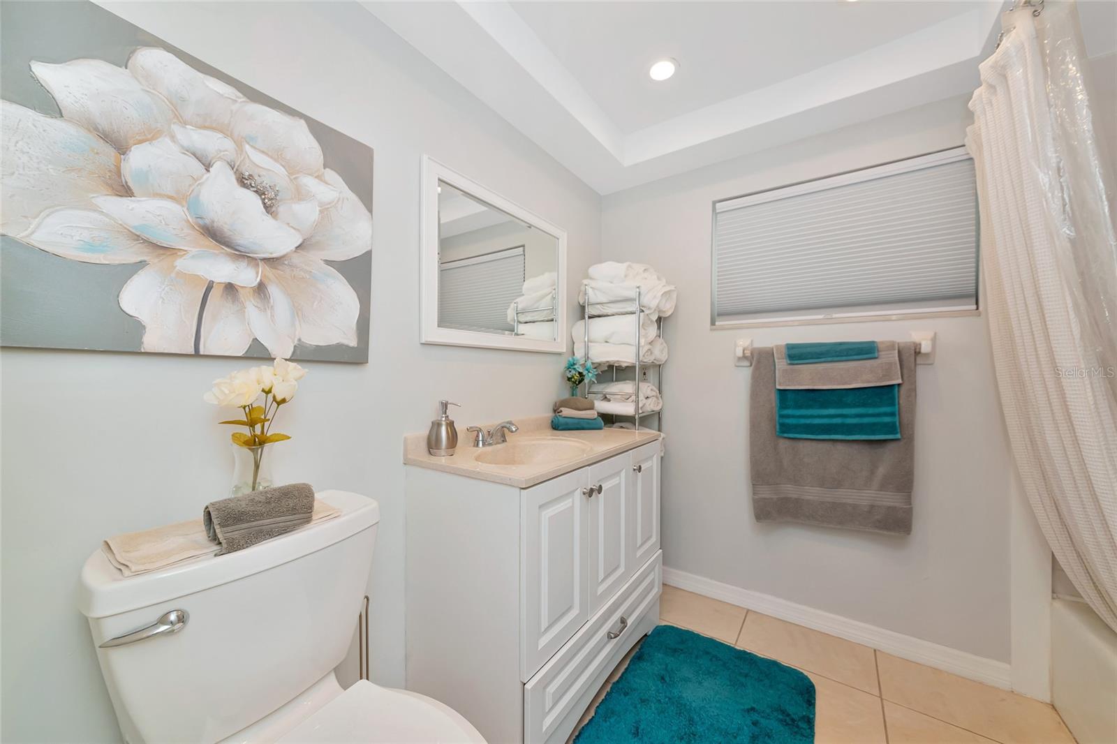 SUNLAND APTS - Residential