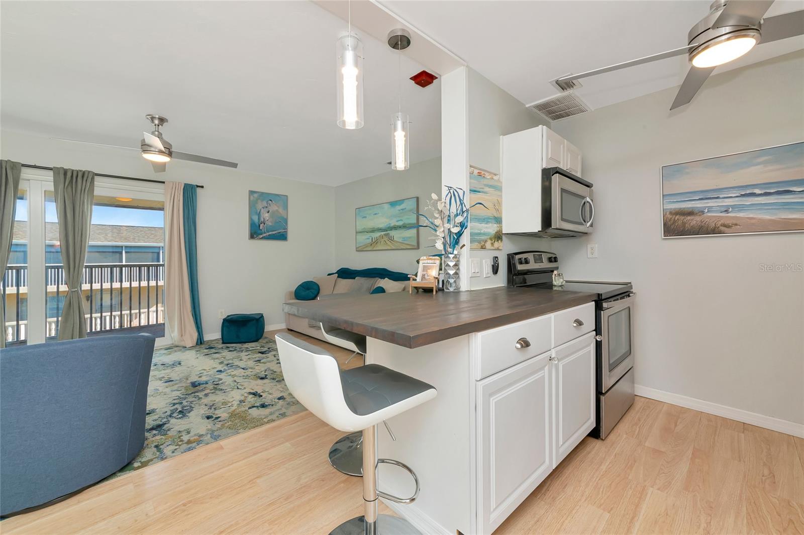 SUNLAND APTS - Residential