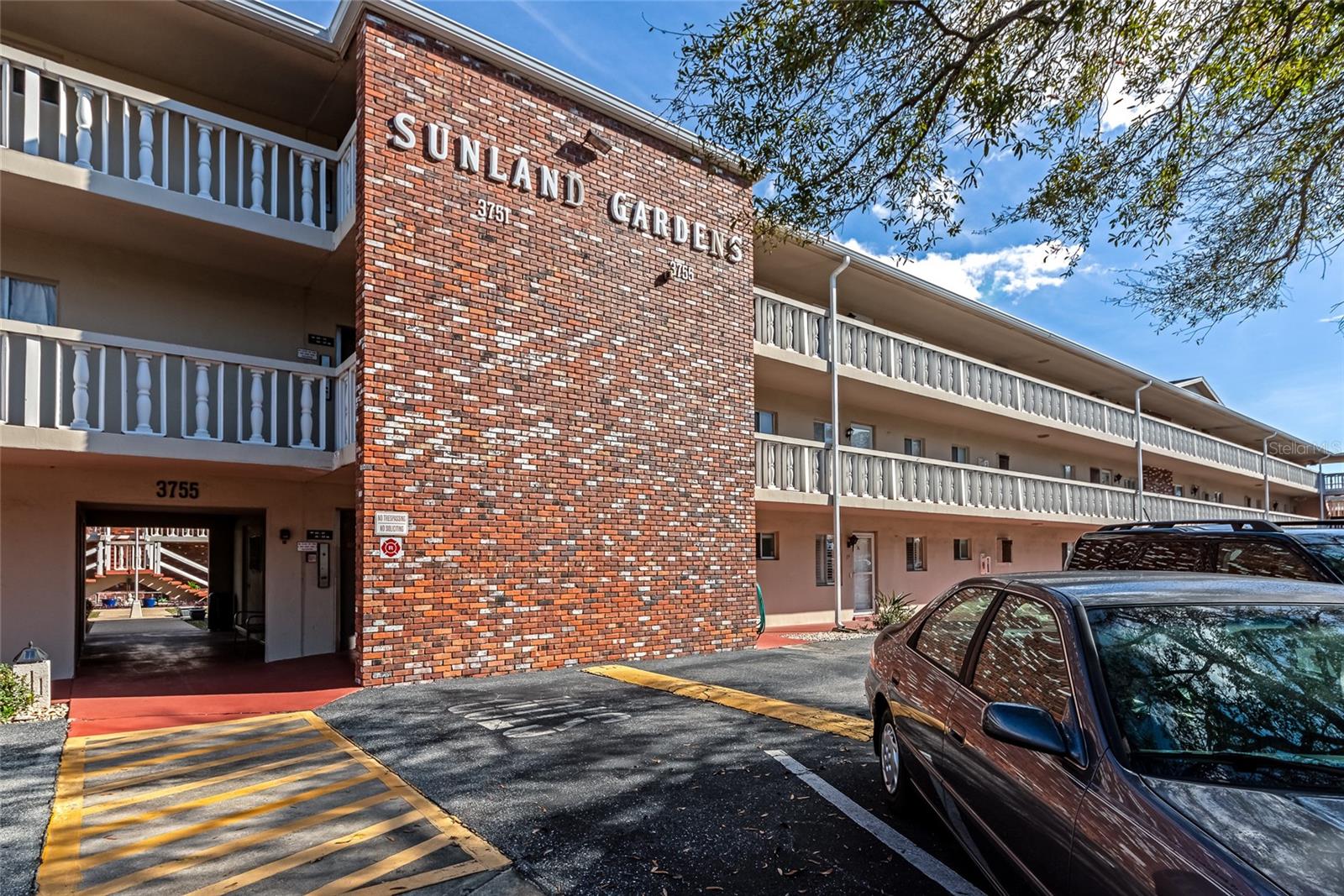 SUNLAND APTS - Residential