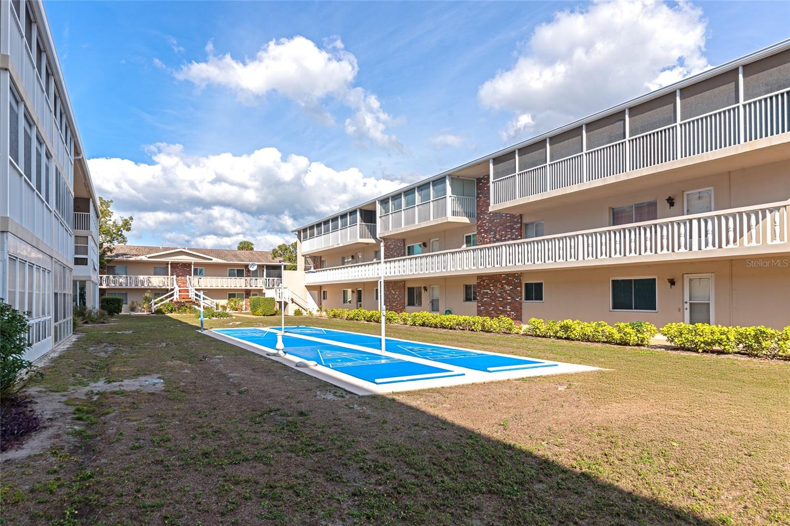 SUNLAND APTS - Residential